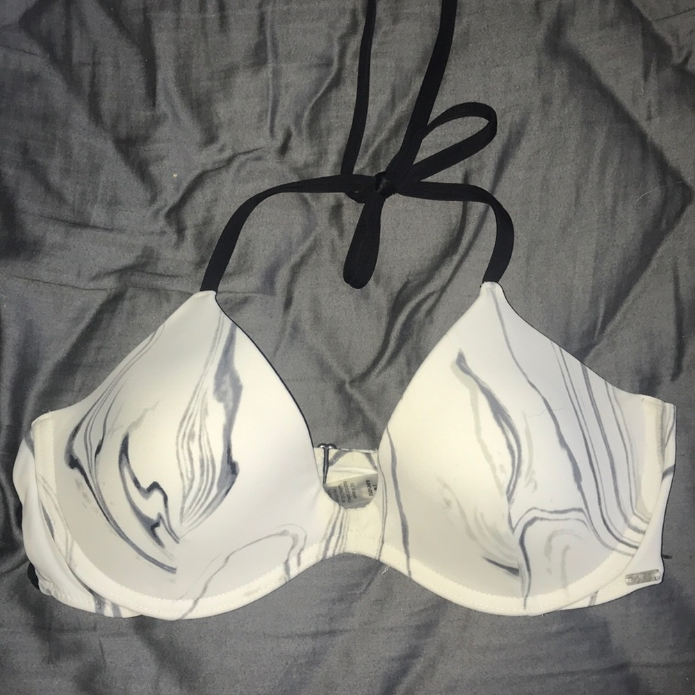 White marble VS PINk bikini top